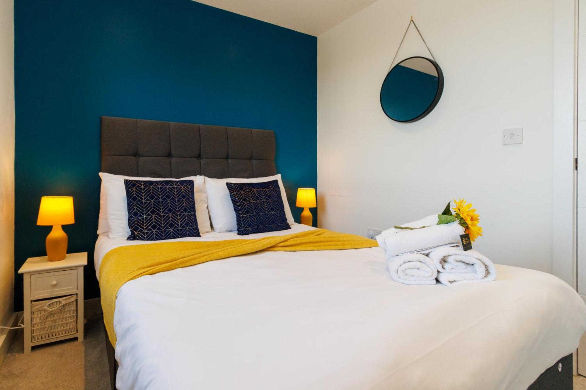 City Centre, Sleeps 7, Stunning Views & Parking, Interconnected Rooms Long Stay Work Contractor Leisure, Diamond Penthouse CBG エクステリア 写真