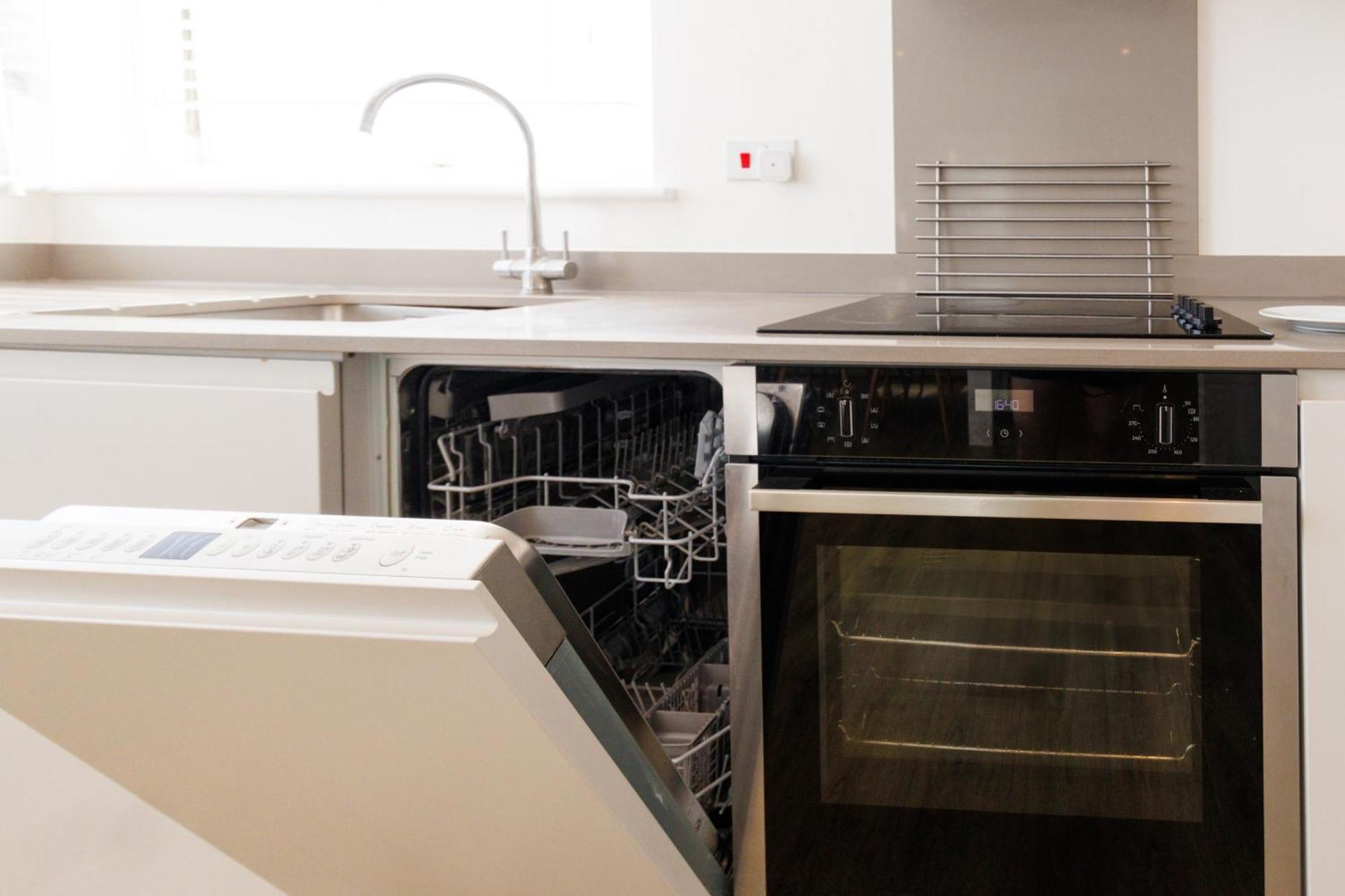 City Centre, Sleeps 7, Stunning Views & Parking, Interconnected Rooms Long Stay Work Contractor Leisure, Diamond Penthouse CBG エクステリア 写真
