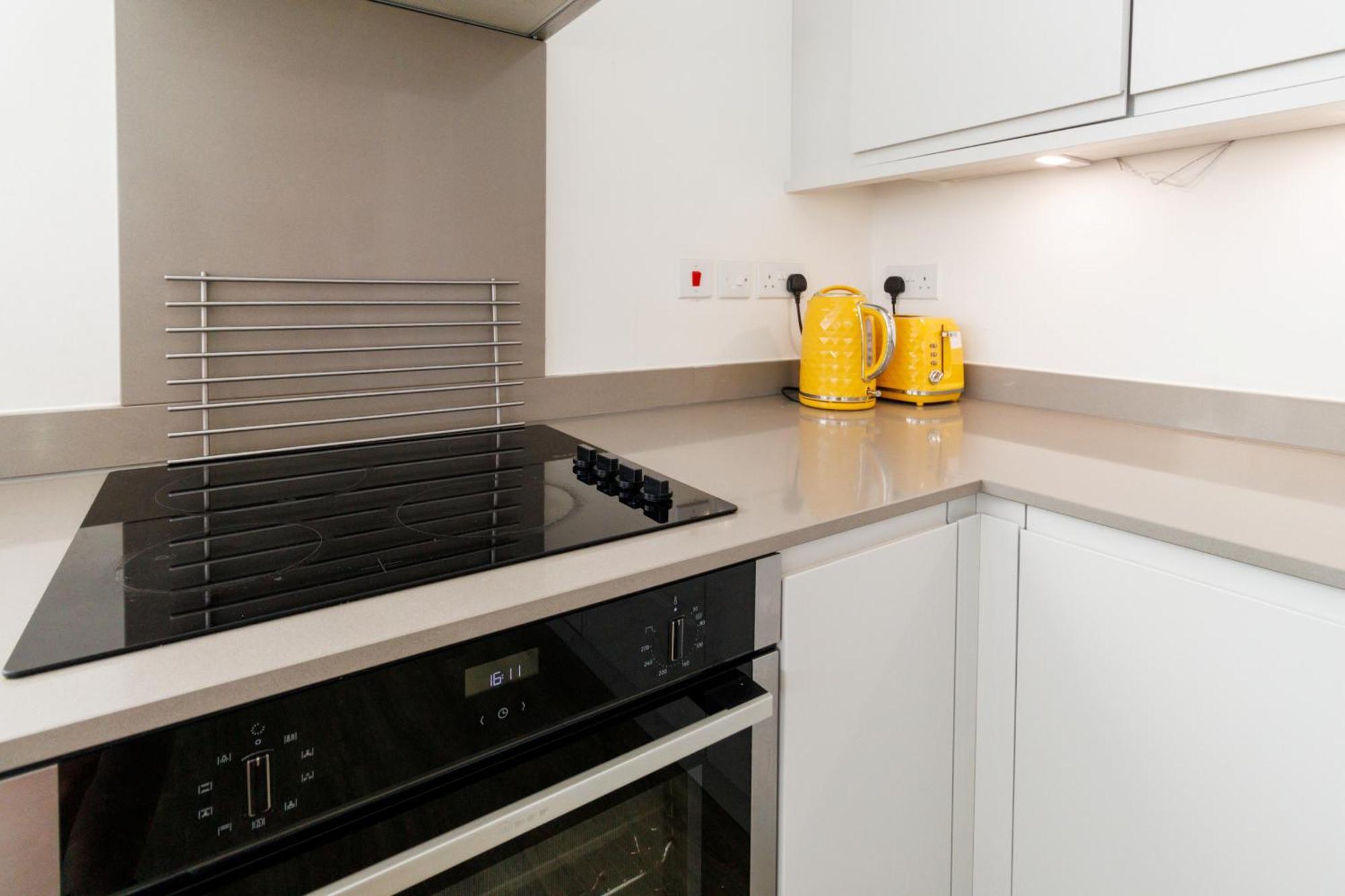 City Centre, Sleeps 7, Stunning Views & Parking, Interconnected Rooms Long Stay Work Contractor Leisure, Diamond Penthouse CBG エクステリア 写真
